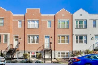 Building Photo - 2318 W Flournoy St