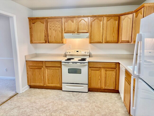 Foto del edificio - 3 bedroom / 1.5 bathroom townhome- Courtho...