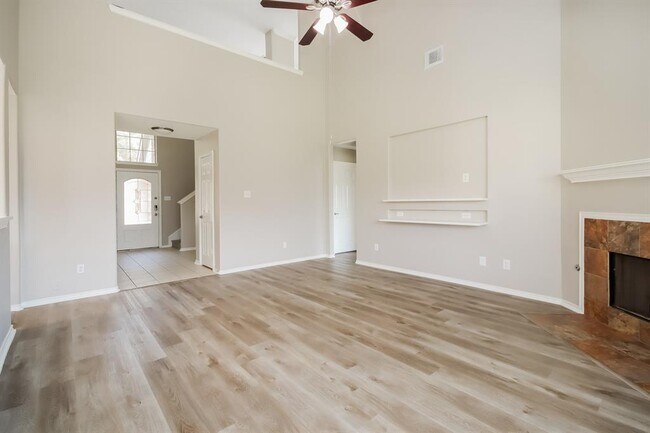 Building Photo - 4208 Summer Ln