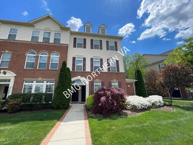 Foto del edificio - 24688 Hutchinson Farm Dr