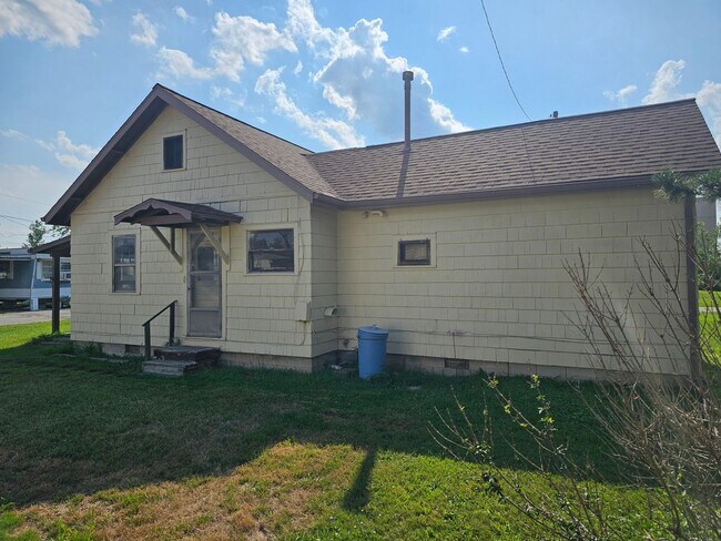 Foto del edificio - 1526 Oak Harbor Rd