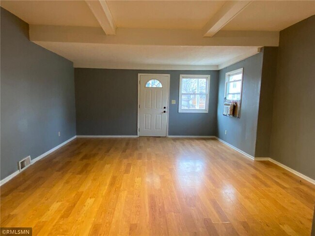 Foto del edificio - 734 Bradley St