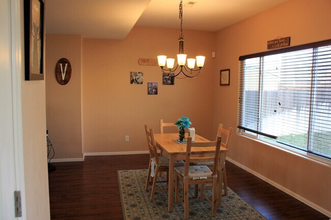 Foto del edificio - 10757 Deer Meadow Cir