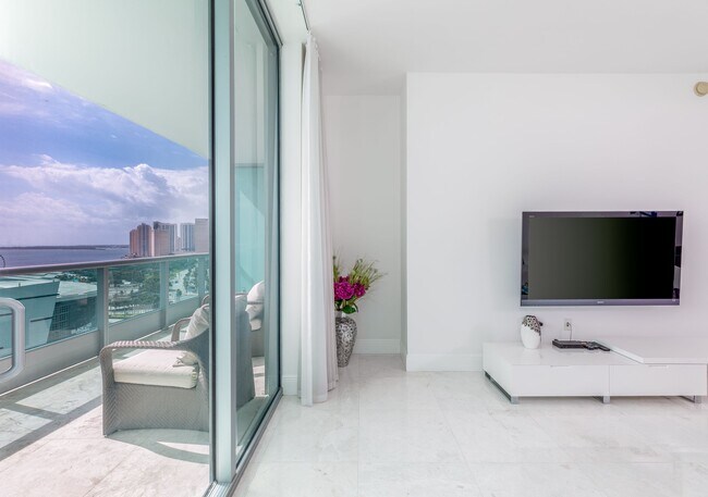 Building Photo - 900 Biscayne Blvd