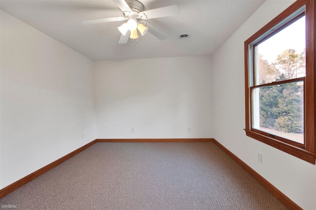 Building Photo - 3 br, 3.5 bath House - 151 Wetterling Forr...