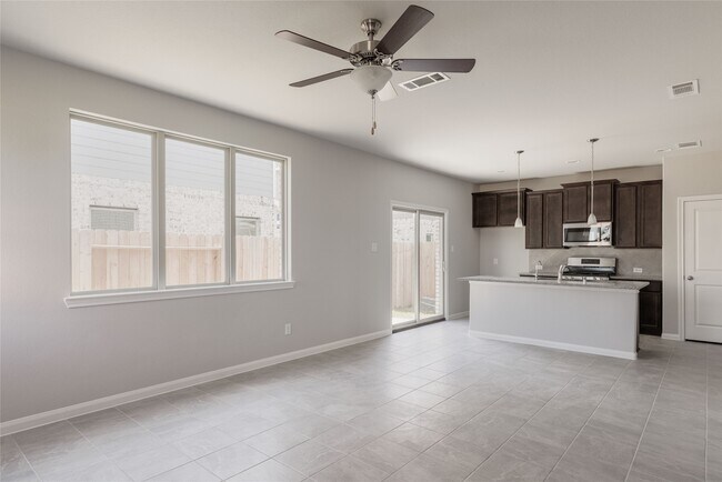 Foto del edificio - 31138 Mahogany Fir Trl
