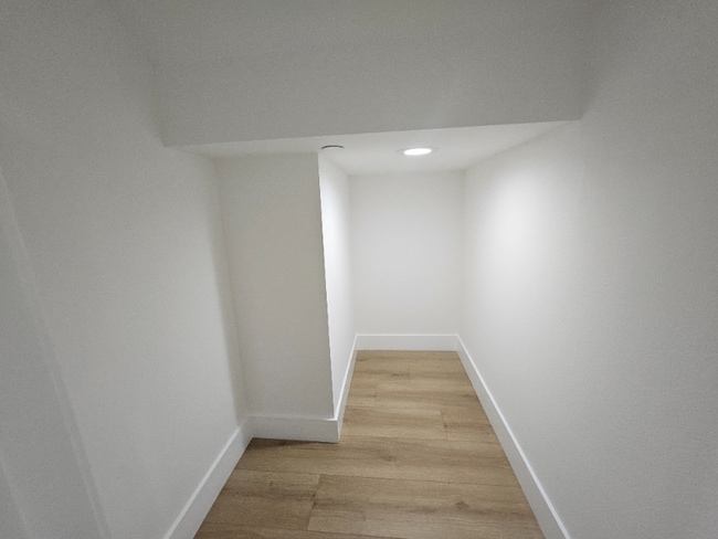 Foto del edificio - 1624 W 205th St