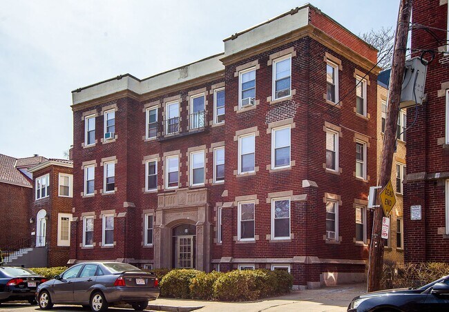 Building Photo - Allston 1 Bedroom Apartment - NO FEE - Available NOW