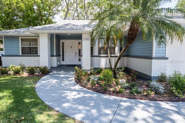 Foto del edificio - 6908 Arbor Oaks Cir