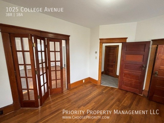 Building Photo - 1025 College Ave