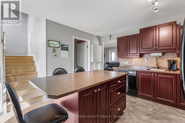 Photo du bâtiment - 1115 Cholette Crescent