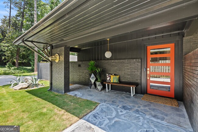 Foto del edificio - 3252 W Roxboro Rd NE