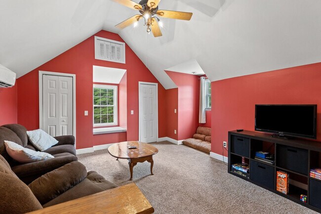 Foto del edificio - 1568 Little Hardwicks Creek Rd