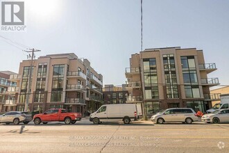 Building Photo - TH11-T871 SHEPPARD Ave