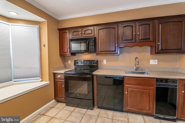 Building Photo - 4357 Westover Pl NW