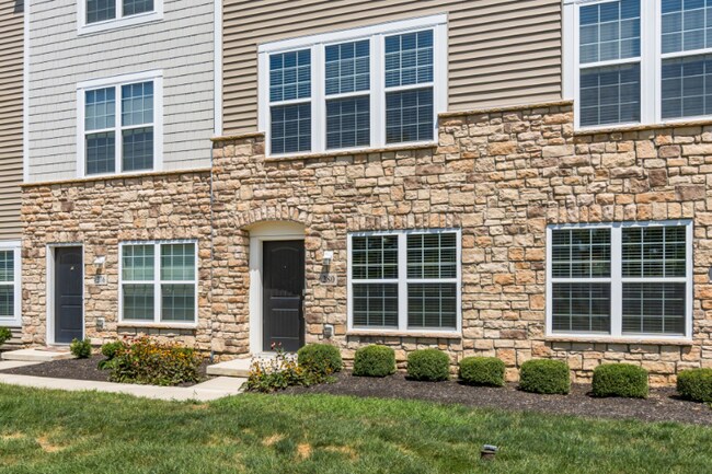 Foto del edificio - 280 Autumn Ridge Cir
