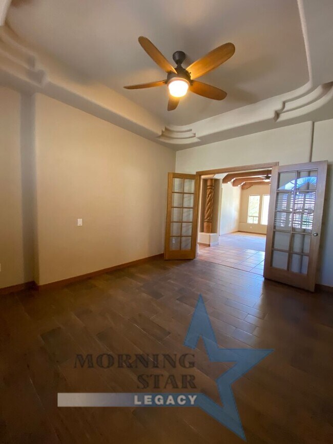 Foto del edificio - REDUCED! Over 3000 sq ft Stunning 3 bedroo...