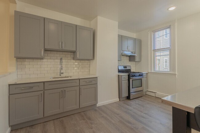 Foto del edificio - 76 E 21st St