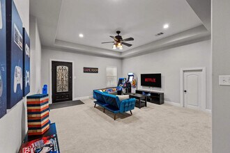 Building Photo - 200 Cove Dr