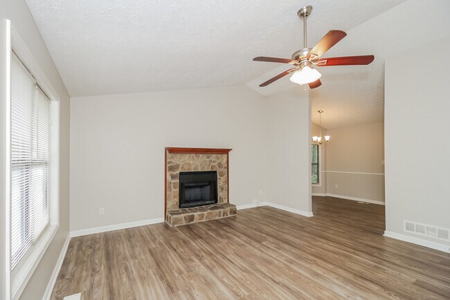 Foto del edificio - 7660 Mountain Creek Way