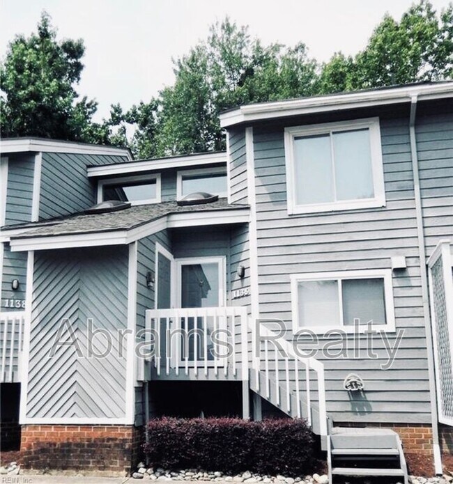 Building Photo - 1136 Glengarry Way