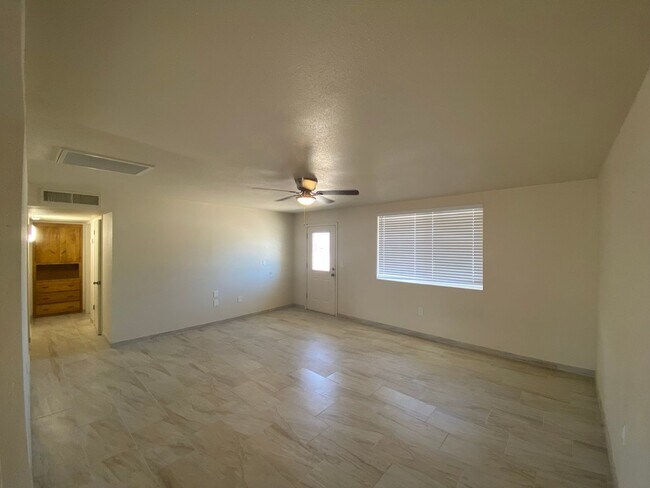 Building Photo - 2 Bedroom 2 Bathroom
