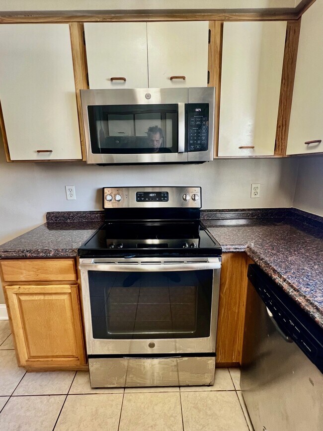 Building Photo - 107 White Fawn Dr