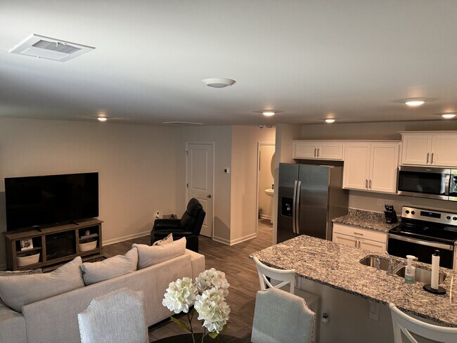 Building Photo - 1420 N Cardiff Trail