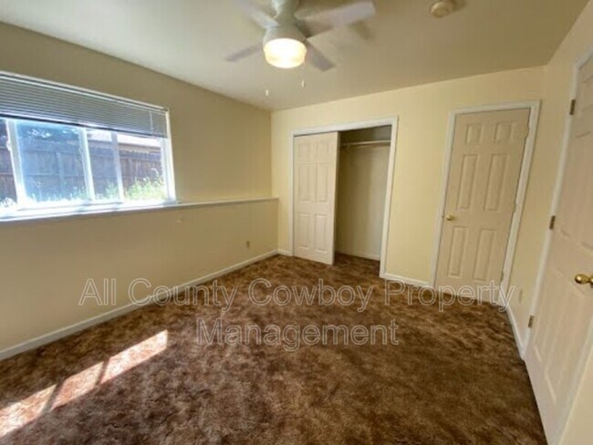 Foto del edificio - 509 E Curtis St