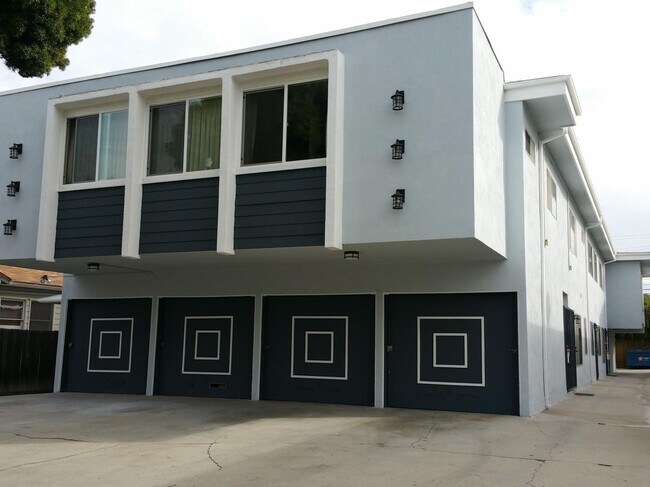 Building Photo - 11820 Venice Blvd