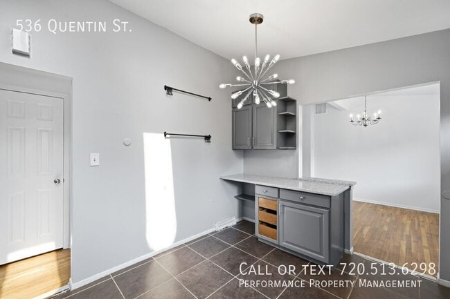 Building Photo - 536 Quentin St