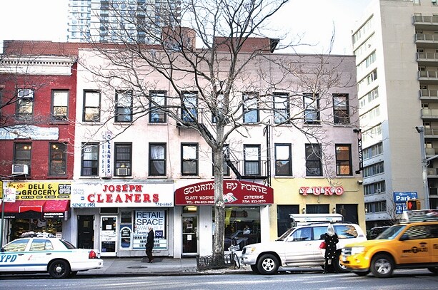 Primary Photo - 1531 York Ave