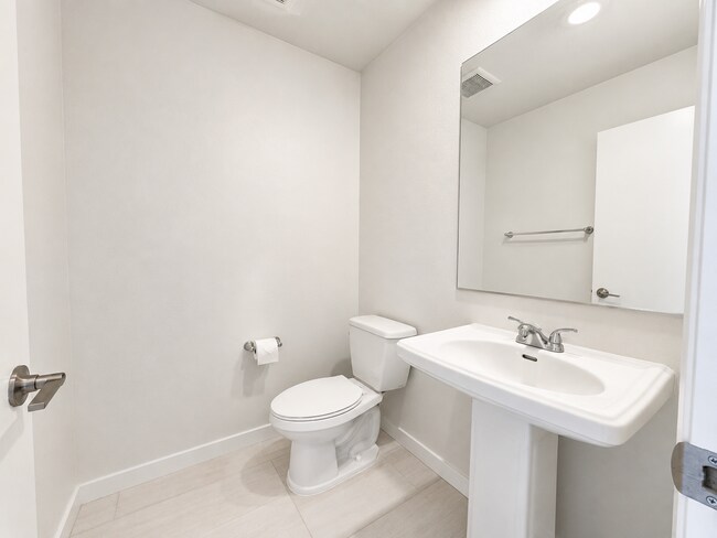 Foto del edificio - Beautiful and almost Brand New 3 Bedroom House in Citro, Fallbrook for Rent