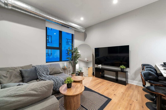 Building Photo - 6044 N Winthrop Ave