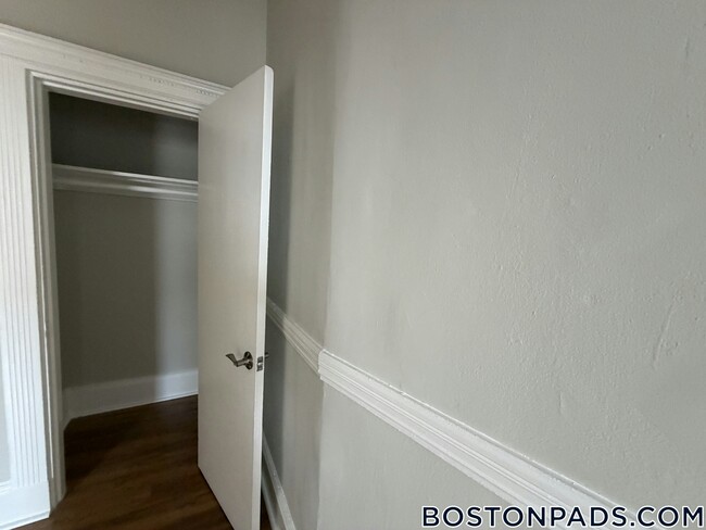 Building Photo - 38 Hemenway St