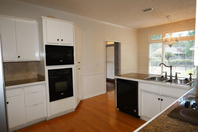 Foto del edificio - 3702 Northcliff Ln