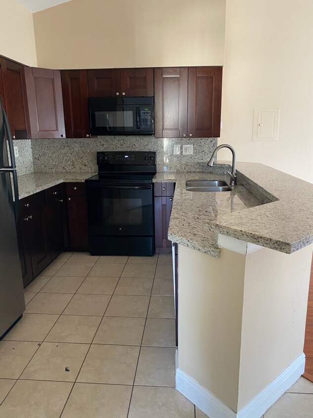 Primary Photo - 2550 SW 18th Ter