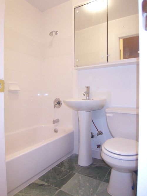 Building Photo - 307 W 83rd St