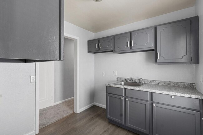 Foto del edificio - 15735 Cheyenne St