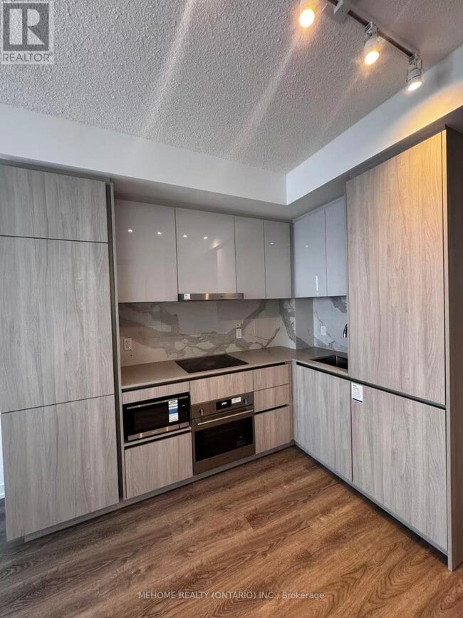 Building Photo - 8 Interchange Wy