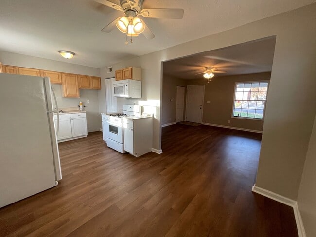 Foto del edificio - 963 Hillview Blvd