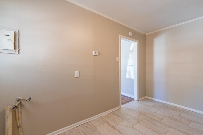 Building Photo - 1677 Echles St