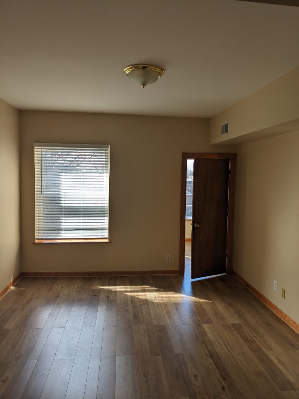 Foto del edificio - 7443 S Paxton Ave
