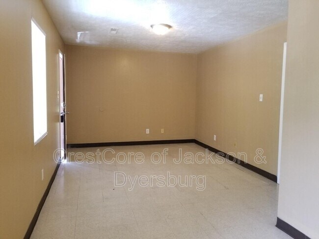Building Photo - 932 Norris St