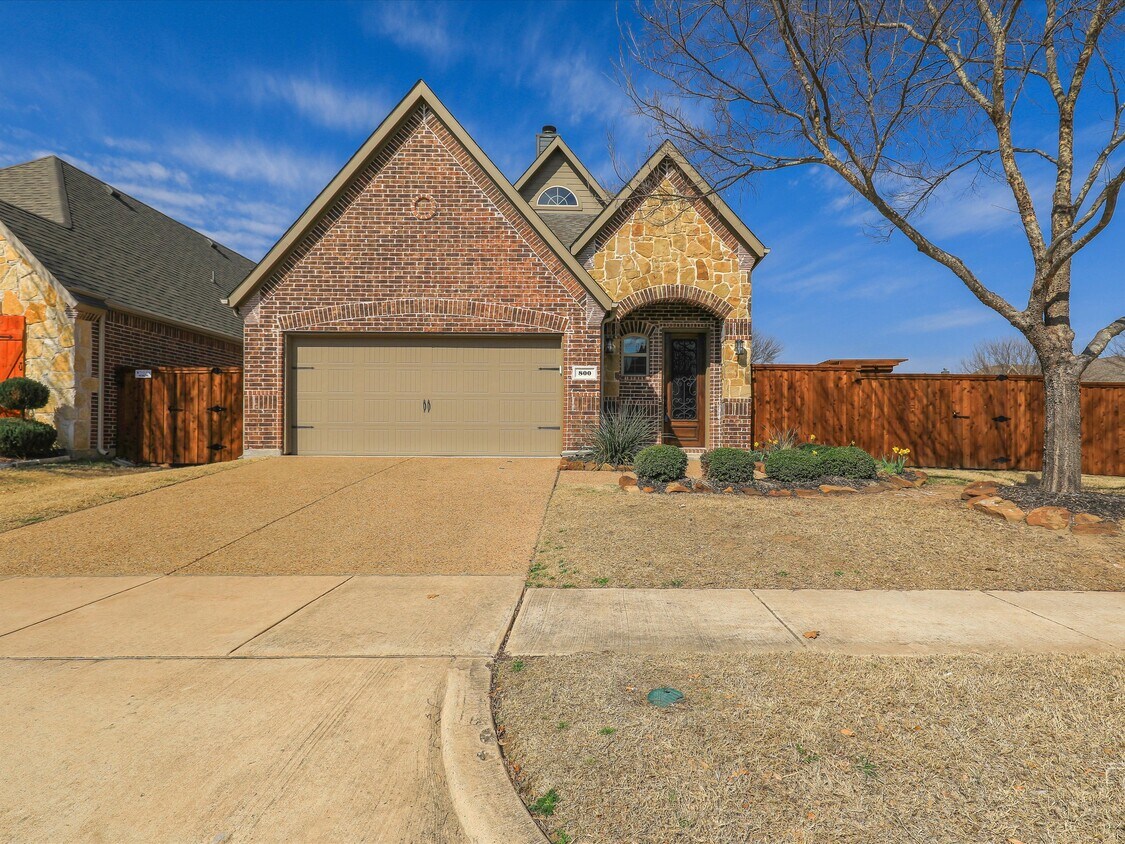 Primary Photo - 800 Memory Ln