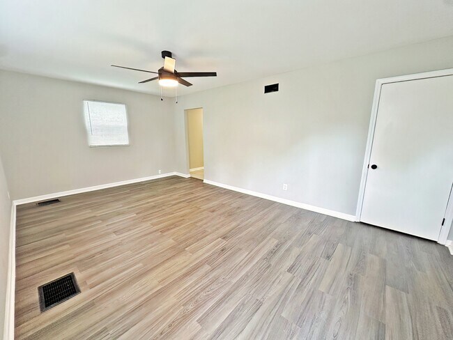 Building Photo - 3161 Brownlee Ave