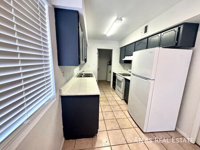 Foto del edificio - 104 W Inglewood St