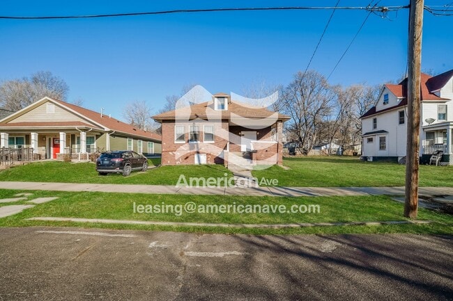 Building Photo - 717 E La Salle St