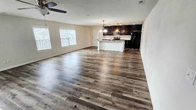 Building Photo - 276 Fenrose Dr