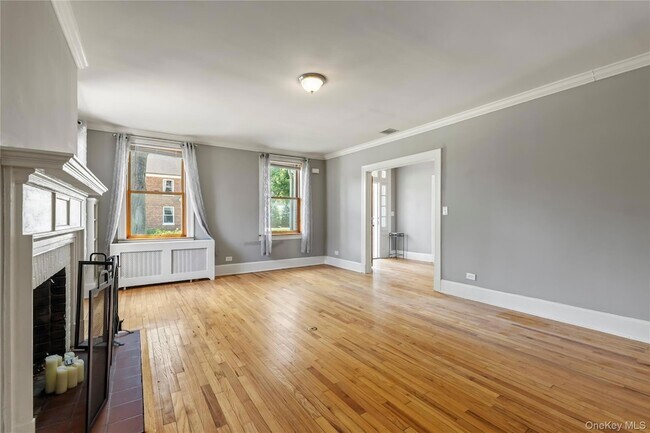 Foto del edificio - 315 Ellington Ave E